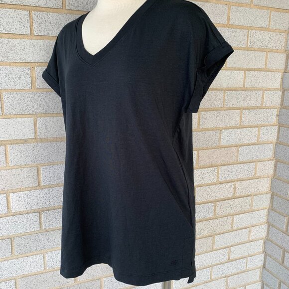 BANANA REPUBLIC V-NECK TEE SIZE M SHORT ROLL SLEEVE 56% COTTON 38% MODAL 6% SPAN - Picture 7 of 8